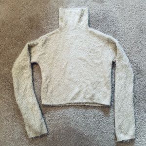 Cream soft turtleneck sweater - sz M